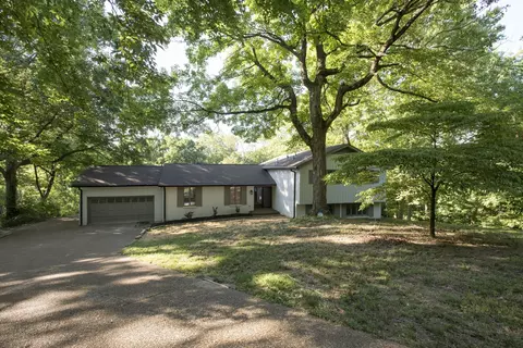 8334 Merrymount Dr, Nashville, TN 37221