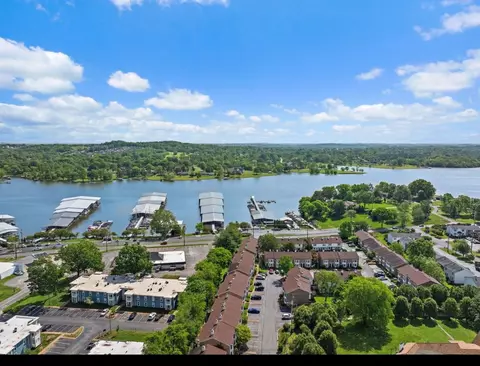 250 Sanders Ferry Rd #18, Hendersonville, TN 37075