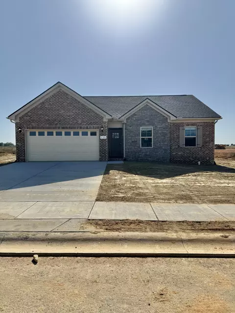 130 Streamflow Dr, Ashland City, TN 37015