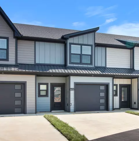 602 Jonathan Wade Cir, Clarksville, TN 37043