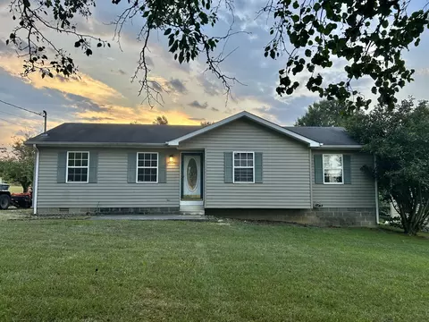 53 N E St, Hillsboro, TN 37342