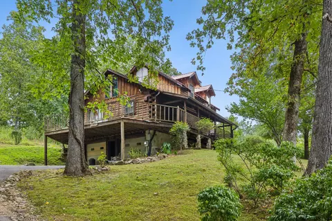 858 Highway 100 W, Centerville, TN 37033