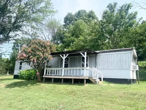 331 Rawls Creek Rd, Gordonsville, TN 38563