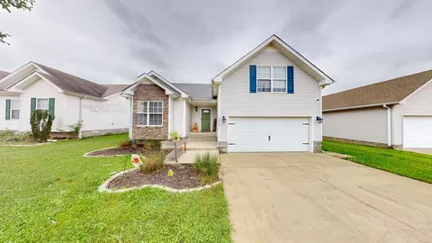3672 S Jot Dr, Clarksville, TN 37040