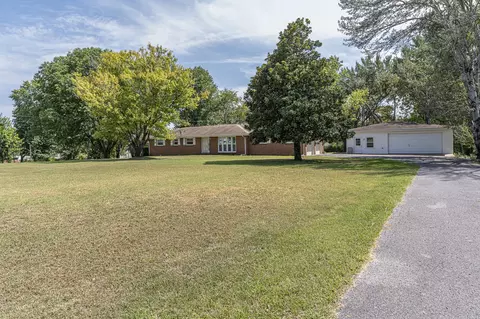 320 Peterson Ln, Clarksville, TN 37040