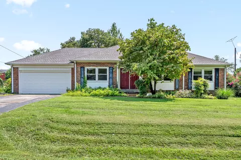 205 Andrew Dr, Hopkinsville, KY 42240