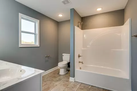 Bath - 334 Kaiser Rd, Dickson, TN 37055 photo 2 of 4