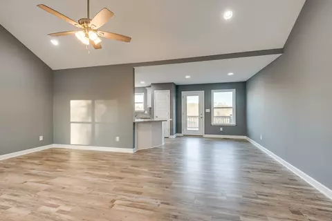 Living - 334 Kaiser Rd, Dickson, TN 37055 photo 4 of 6