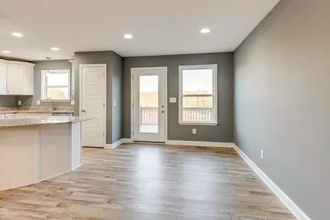 Living - 334 Kaiser Rd, Dickson, TN 37055 photo 5 of 6