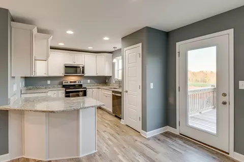 Kitchen - 334 Kaiser Rd, Dickson, TN 37055 photo 1 of 5