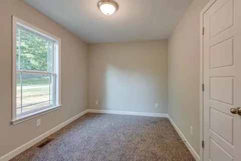 Bedroom - 400 Kaiser Rd, Dickson, TN 37055 photo 2 of 4