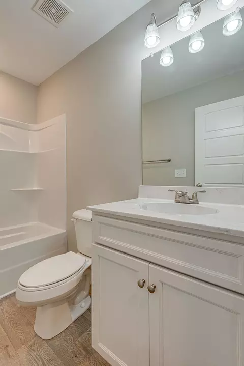 Bath - 400 Kaiser Rd, Dickson, TN 37055 photo 1 of 1