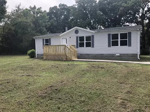 132 Denning Ln, Cottontown, TN 37048