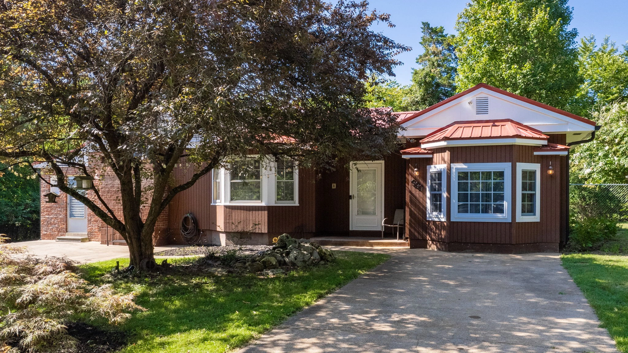 999 Stewart Rd  