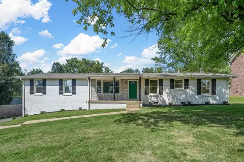 112 Crossroad Dr, Hendersonville, TN 37075