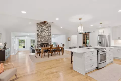 689 Shun Pike # B, Cottontown, TN 37048