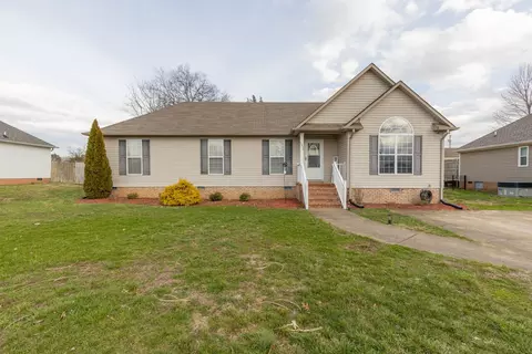 1939 Farmington Ct, Columbia, TN 38401