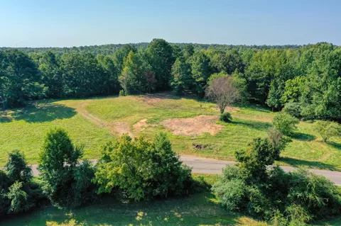 1625 Kirk Rd, Huntingdon, TN 38344