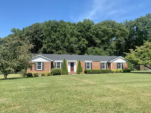 409 Oak Hill Dr, Mcminnville, TN 37110