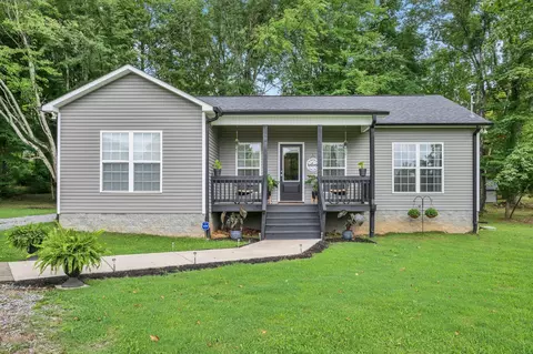 16 Preston Ct, Burns, TN 37029