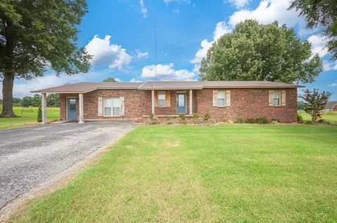 1039 E Church St, Alamo, TN 38001