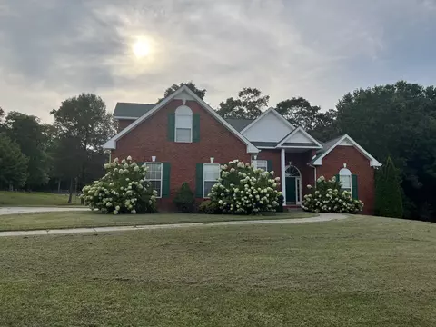 107 Rustling Oaks Ct, Pleasant View, TN 37146