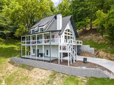 595 Harbor Point Rd, Silver Point, TN 38582