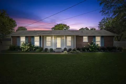 105 La Greta Dr, Hendersonville, TN 37075