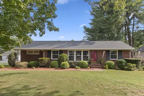 216 Crestland Dr, Columbia, TN 38401