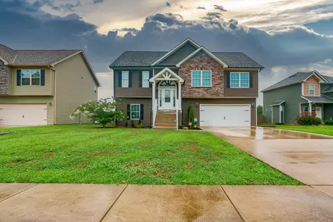 109 Sycamore Hill Dr, Clarksville, TN 37042