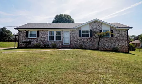 2025 Sweetbriar Dr, Clarksville, TN 37043