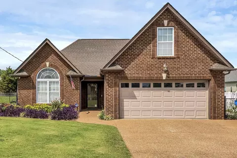 215 Glade Dr, Mount Juliet, TN 37122