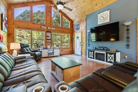 2080 Clydeton Rd, Waverly, TN 37185