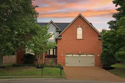 2758 Trasbin Ct, Thompsons Station, TN 37179