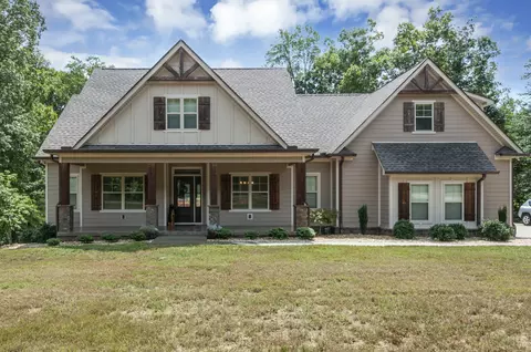 1405 Deal Rd, Burns, TN 37029