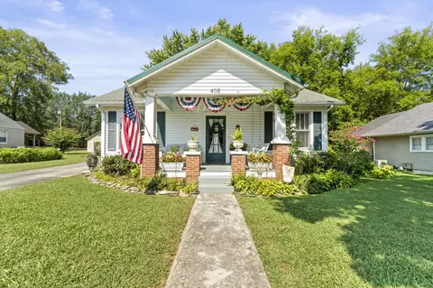 402 3rd Ave, Fayetteville, TN 37334