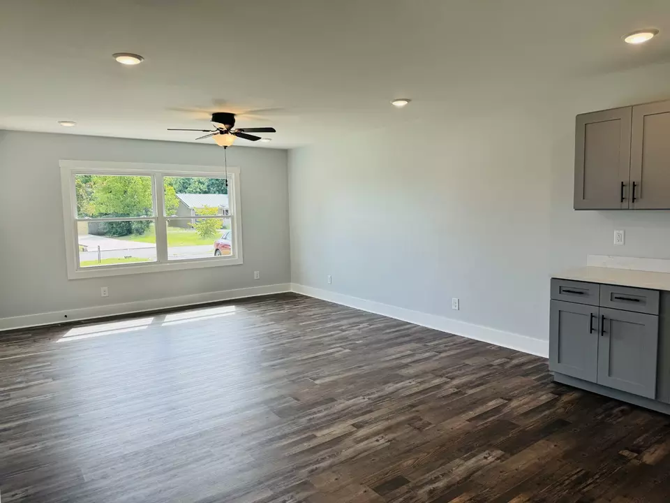Living - 209 Peggy Dr, Clarksville, TN 37042 photo 1 of 1
