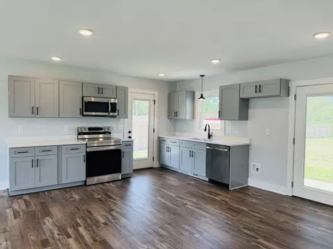 Kitchen - 209 Peggy Dr, Clarksville, TN 37042 photo 1 of 2