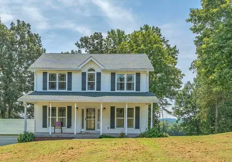 1300 Grays Chapel Rd, Southside, TN 37171