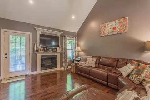 1035 Durham St, Dalton, GA 30721 photo 6