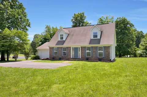 100 W Dell Rd, Dickson, TN 37055