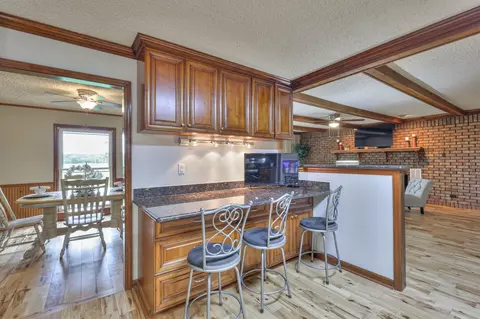 Kitchen - 1404 Ringwald Rd, Murfreesboro, TN 37130 photo 2 of 3