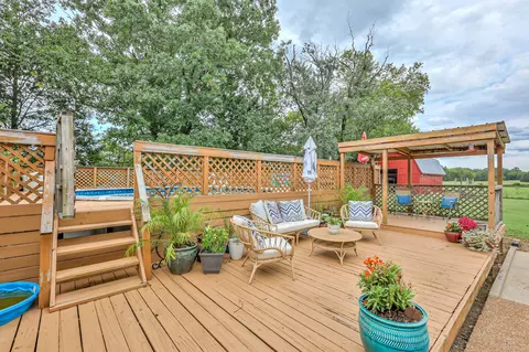 Exterior - 1404 Ringwald Rd, Murfreesboro, TN 37130 photo 8 of 10