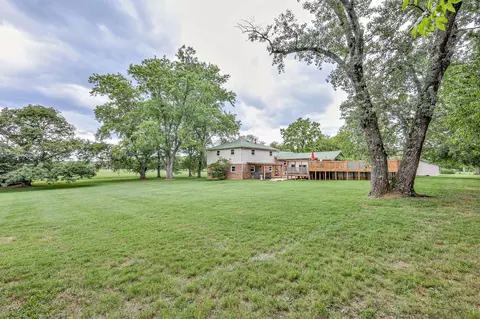 Exterior - 1404 Ringwald Rd, Murfreesboro, TN 37130 photo 4 of 10
