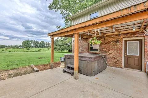 Exterior - 1404 Ringwald Rd, Murfreesboro, TN 37130 photo 6 of 10