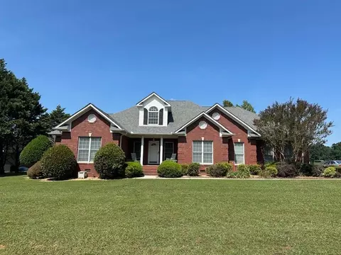 51 Windwood Dr, Fayetteville, TN 37334