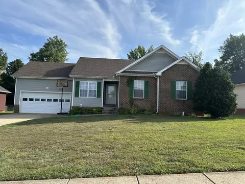 336 Preakness Cir, Pleasant View, TN 37146