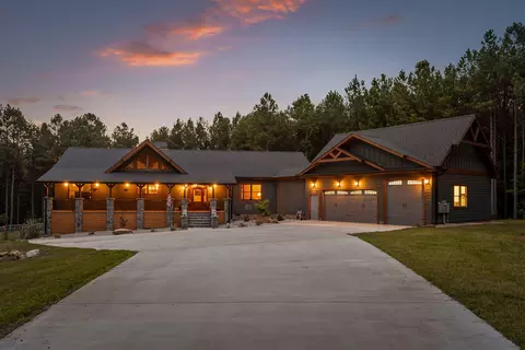 2599 River Bluffs Dr, Jasper, TN 37347