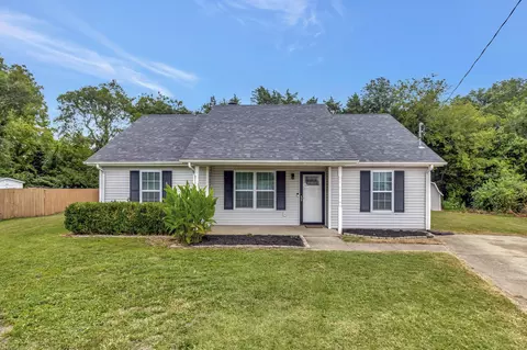 613 Kendrick Ct, La Vergne, TN 37086