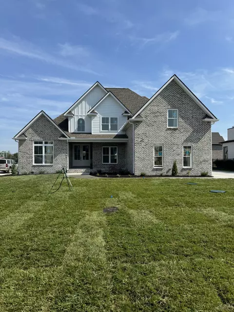 3706 Carriage Dr, Murfreesboro, TN 37128